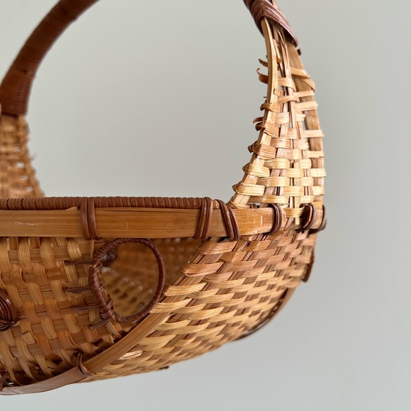 Unique vintage wicker basket - Picture 5 of 9